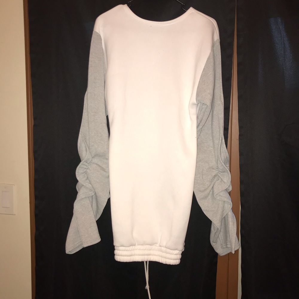Sweater dress w/ drawstring